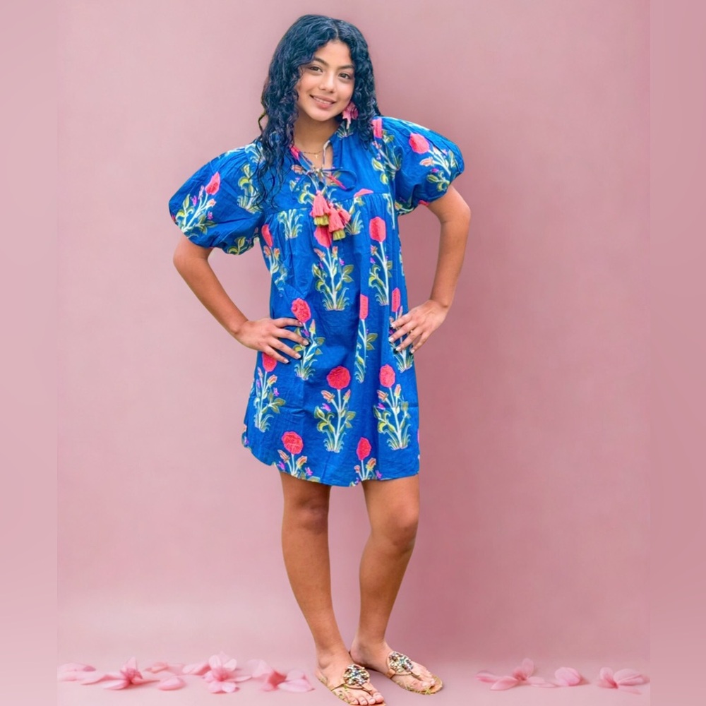 NEW Floral Blue Dress with Pink 🌷 Accents
THML🪻🪻🪻🪻🪻